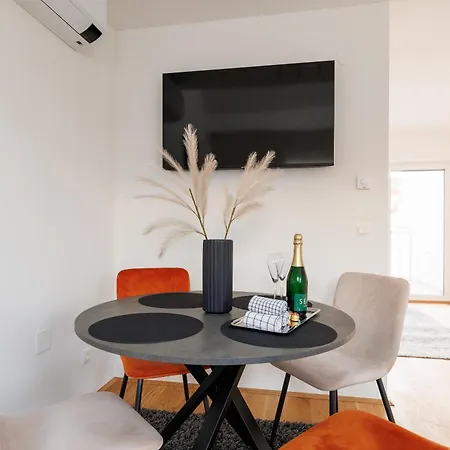 Symphony Apartments 42 - Modern Loft With Terrace And Grill In Central Location Vienna Esterno foto